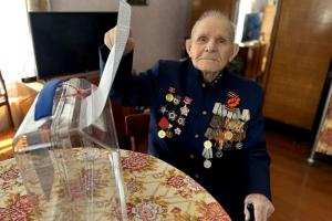 В Узловском районе 106-летний ветеран проголосовал на выборах .