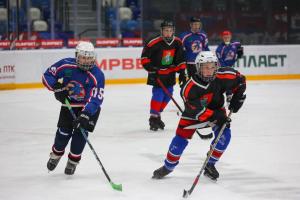В Туле и Новомосковске стартовал Кубок области по хоккею среди дворовых команд.