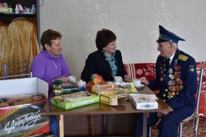 Ветеранам Тульской области начинают дарить подарки ко Дню Победы.